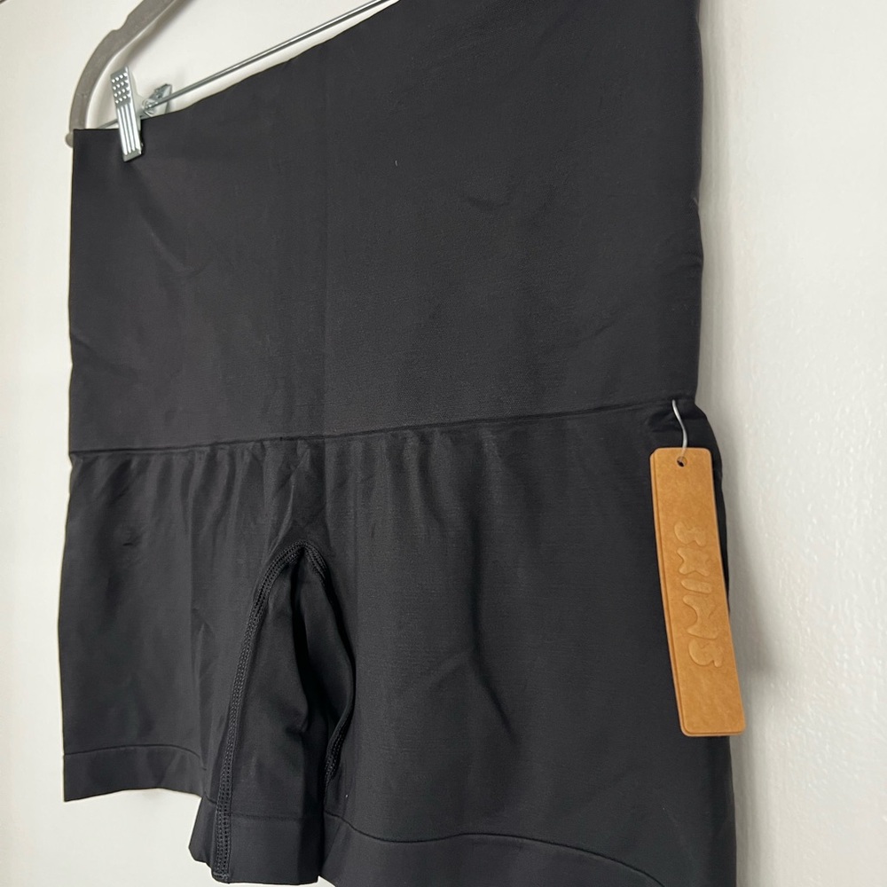 Skims Soft Smoothing Seamless Shorts - ONYX